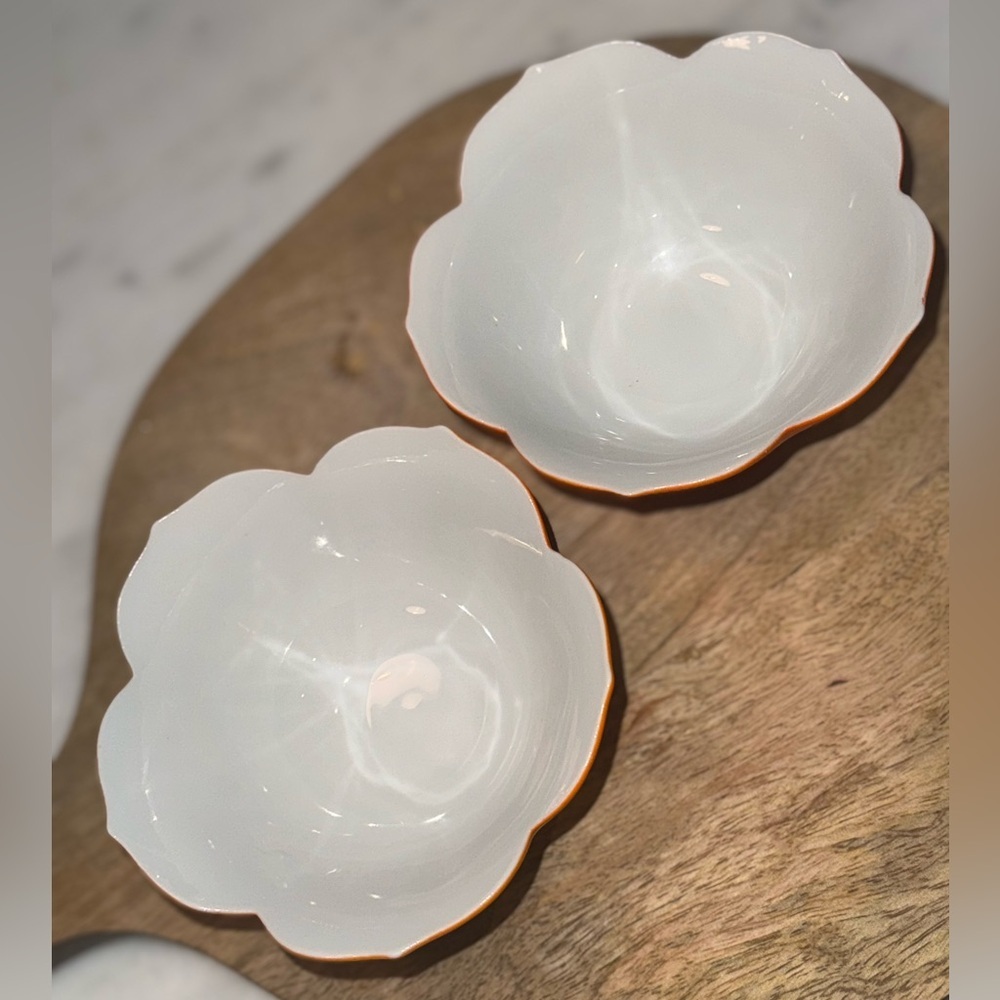 Two Vintage Lotus Japanese Rice Bowls. - Picture 4 of 7